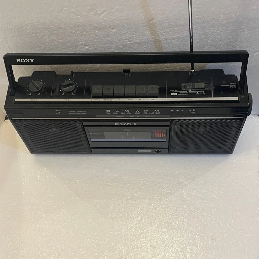 Vintage 80s Sony CFS–230 Portable Boombox Dual Speakers Cassette Deck working